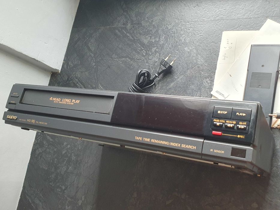 Japonski TV video DVD Magnetovid Sanyo VHR-7500EE