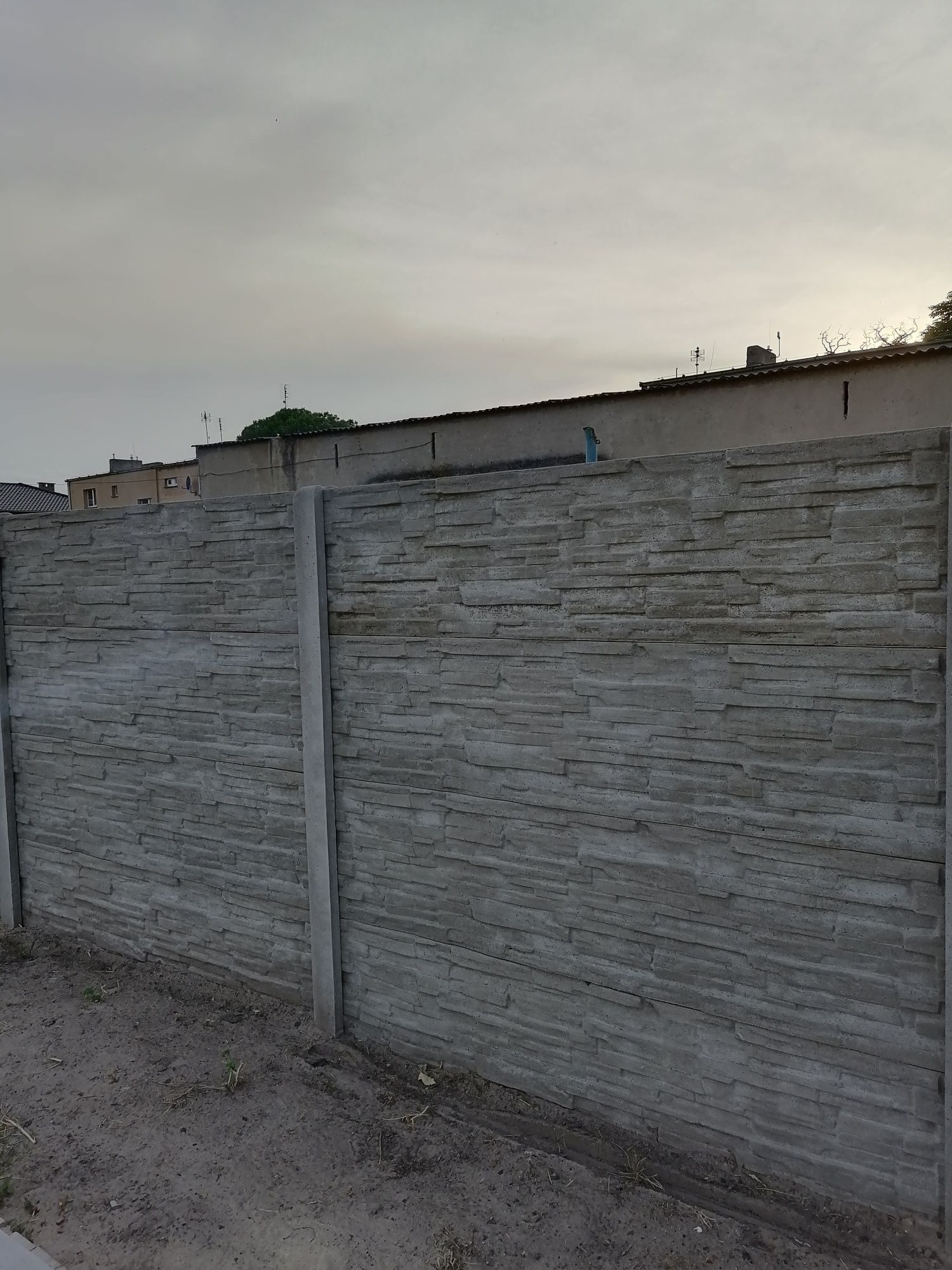 Płot betonowy produkcja i sprzedaż