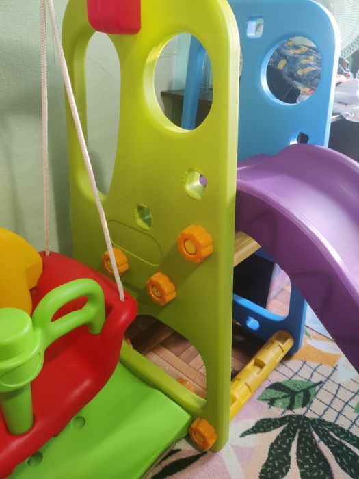 Гірка з гойдалками, горка-качели