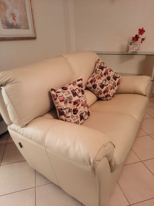 Sofá pele 2 lugares Chateaux D'ax