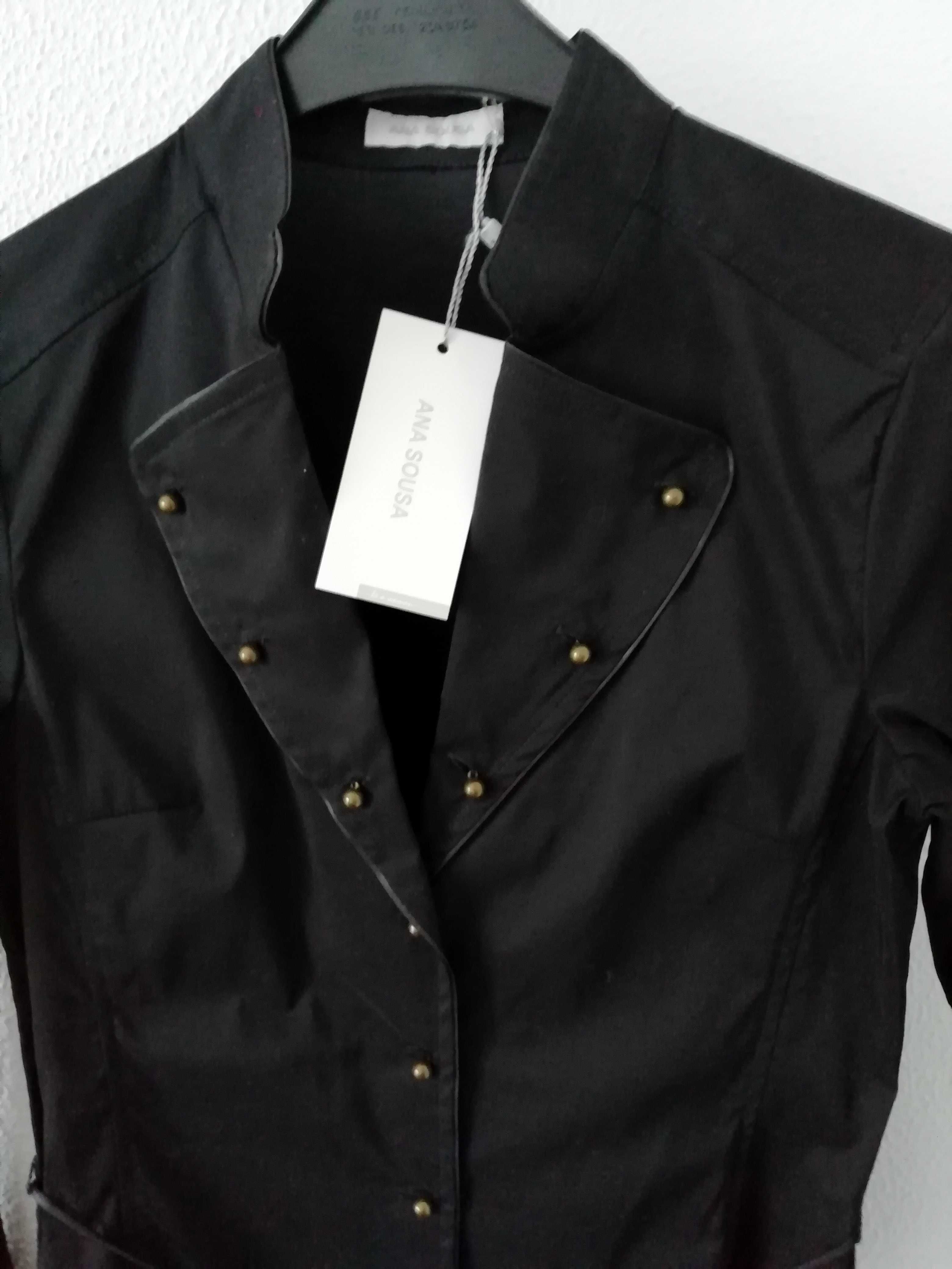 Camisa ou blusa preta da marca  Ana Sousa em estado Novo- Tam 34