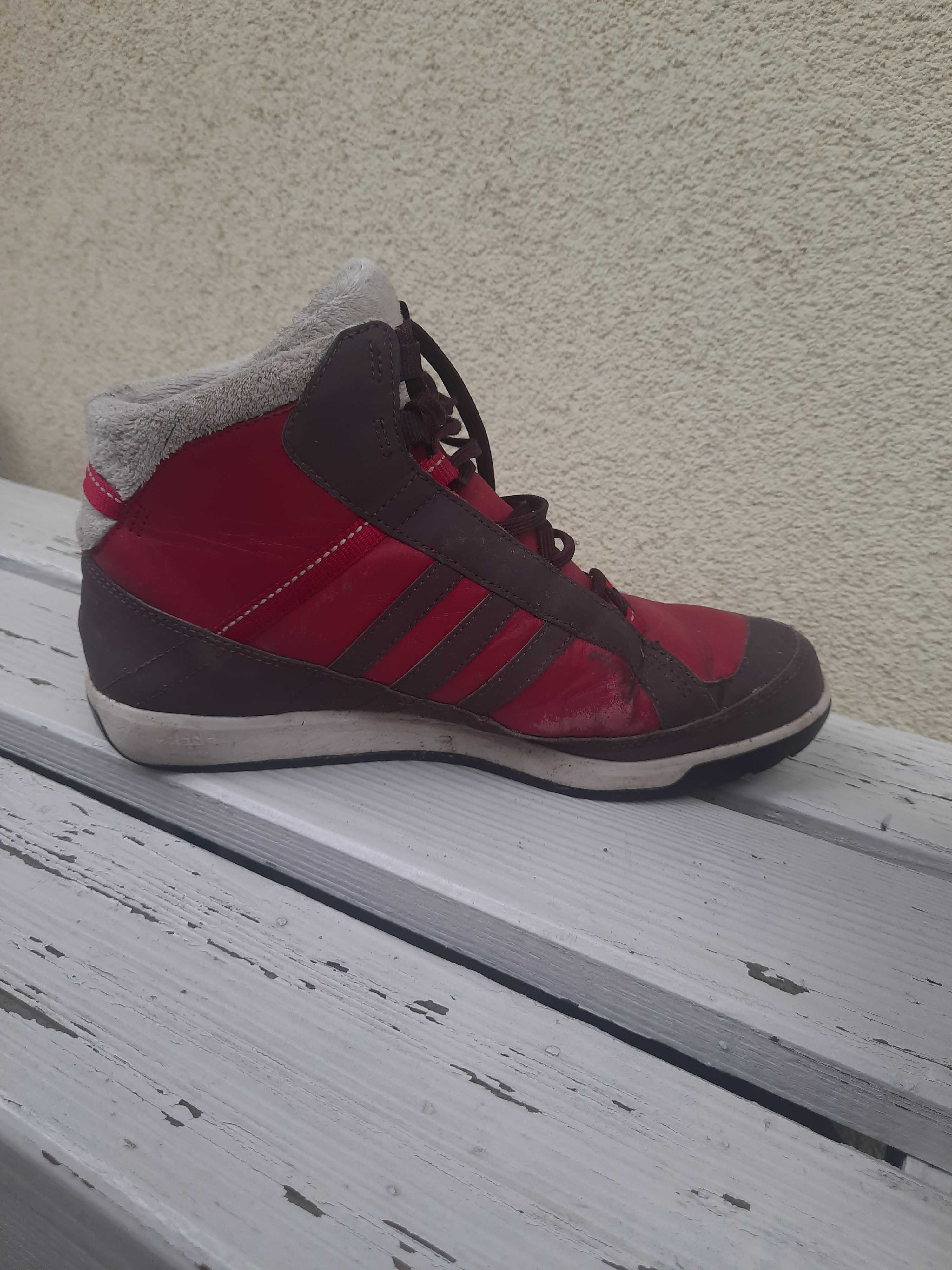 Buty Adidas Traxion r. 40
