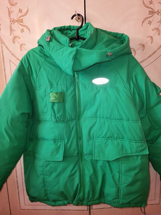 Продам женскую демисезонную куртку