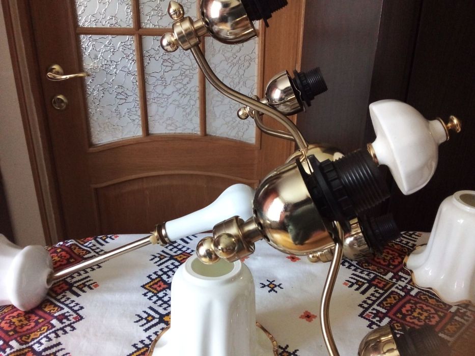 Люстра порцелянова