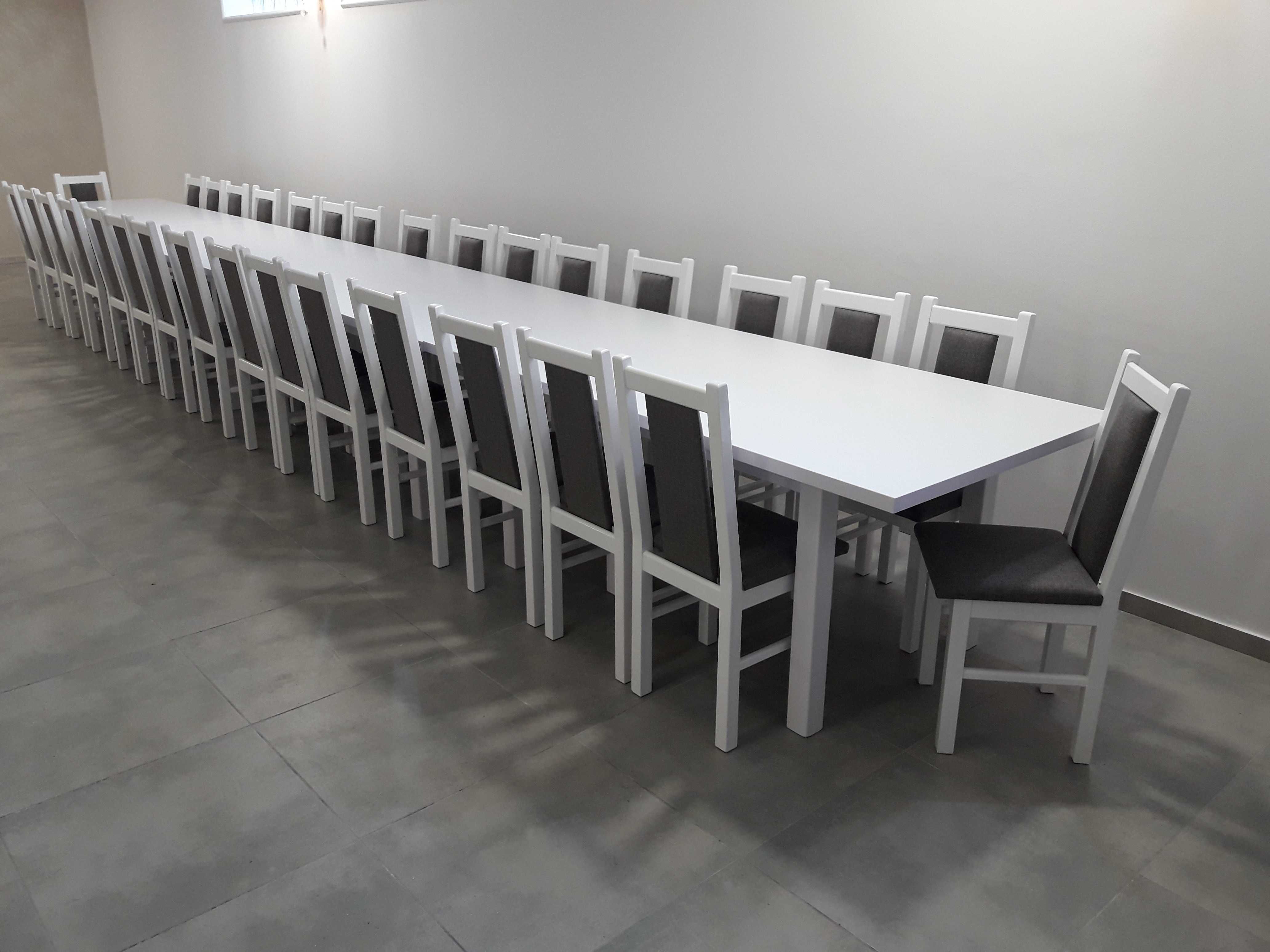 Stoly i krzesla dla wymagajacych na sale do restauracji baru świetlicy