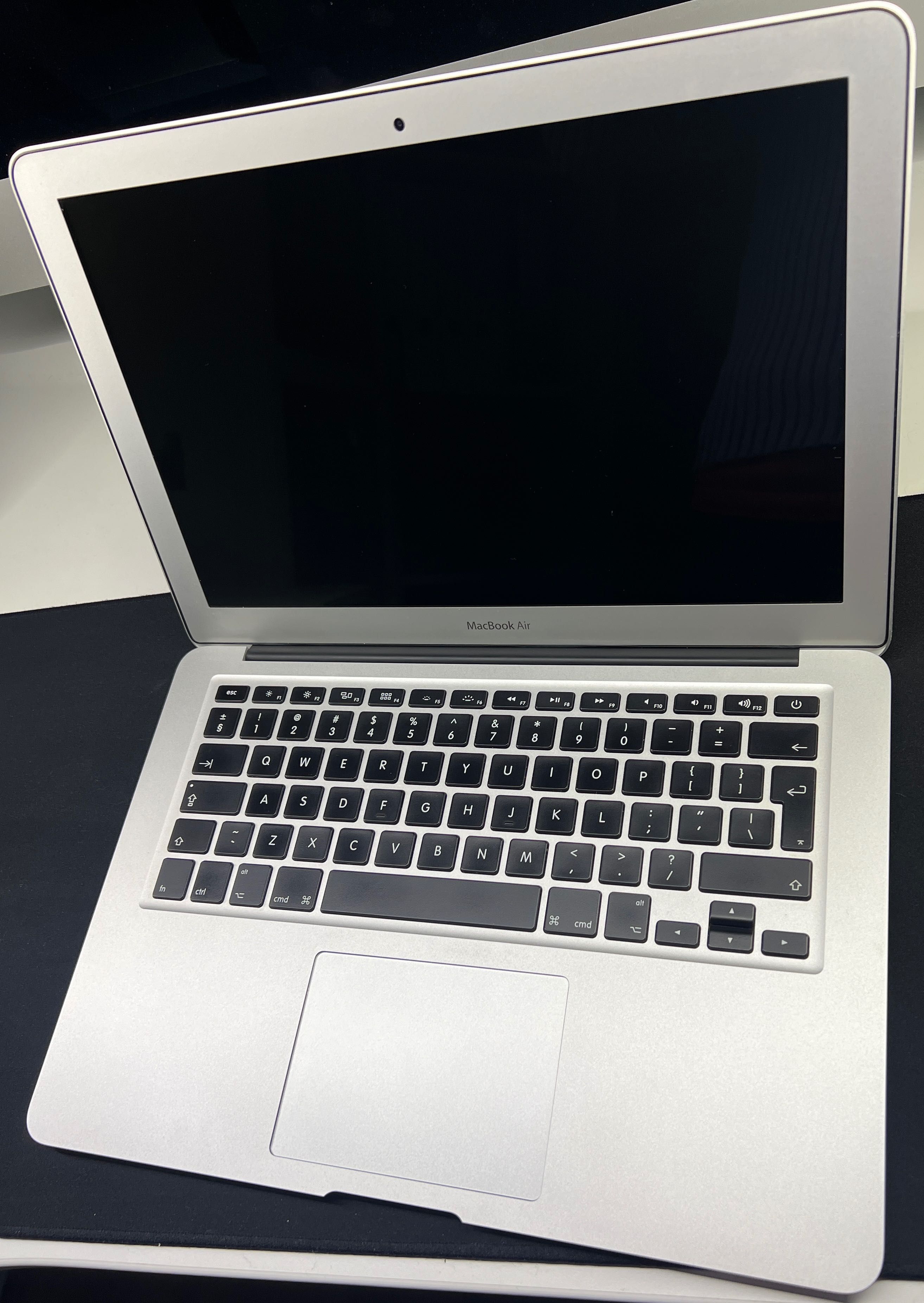 MacBook Air 13" 13 Late 2015