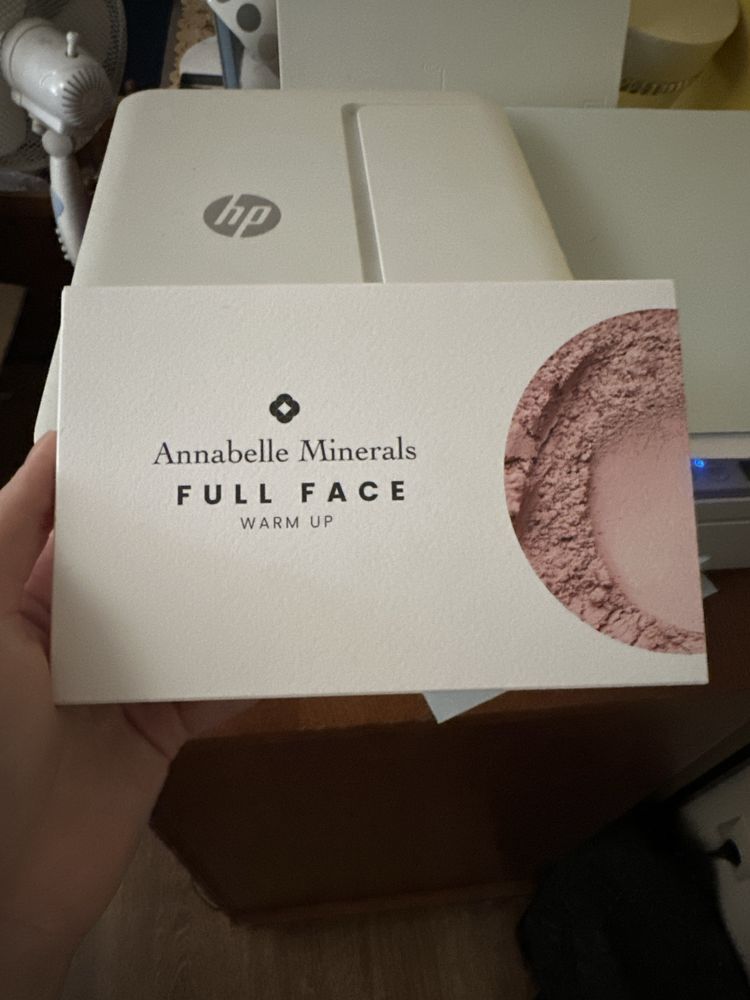 Miniatury Annabelle Minerals puder róże cienie do powiek
