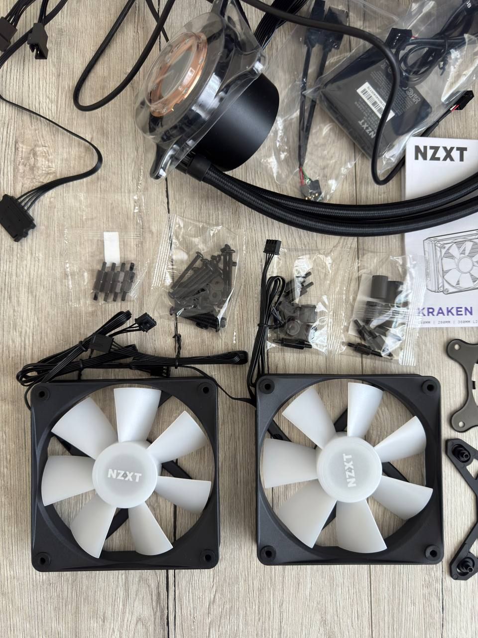 Система рідинного охолодження NZXT Kraken 240 LCD (RL-KR240-B1)