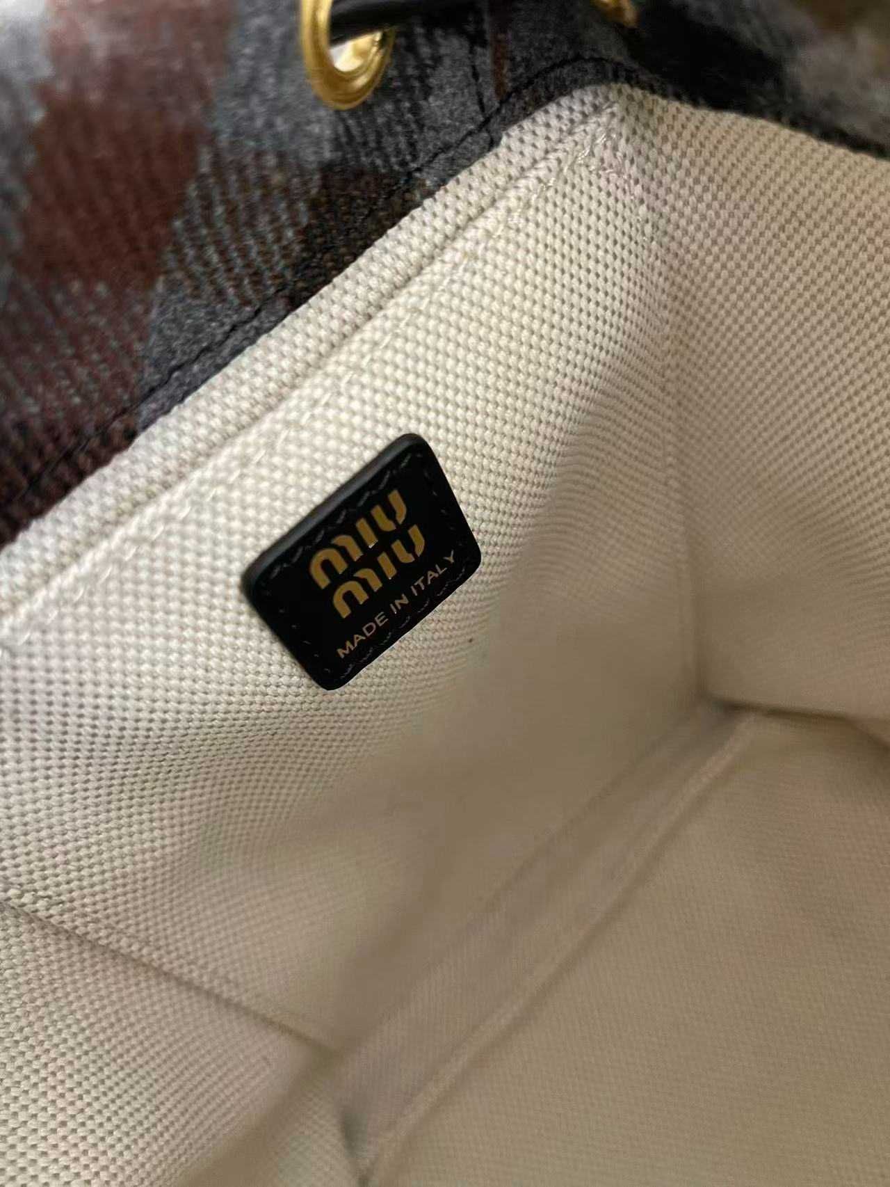 Mochila MIU MIU - Cinza Pedra