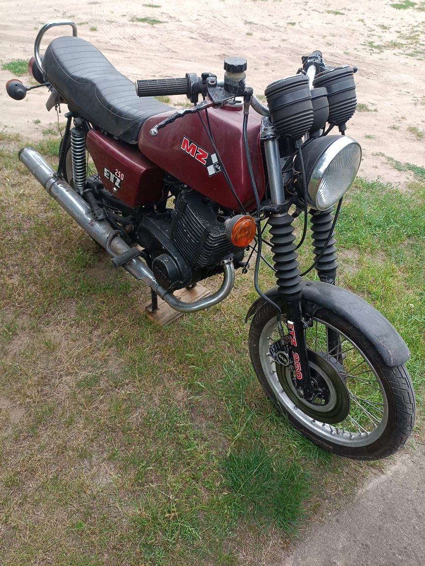 MZ 250 ETZ Zarejestrowana