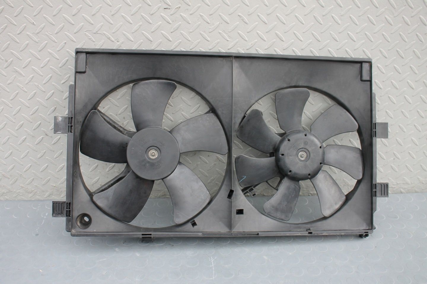 WENTYLATOR CHŁODNICY OBUDOWA PAS MITSUBISHI ASX 1.6 MIVEC 10-19