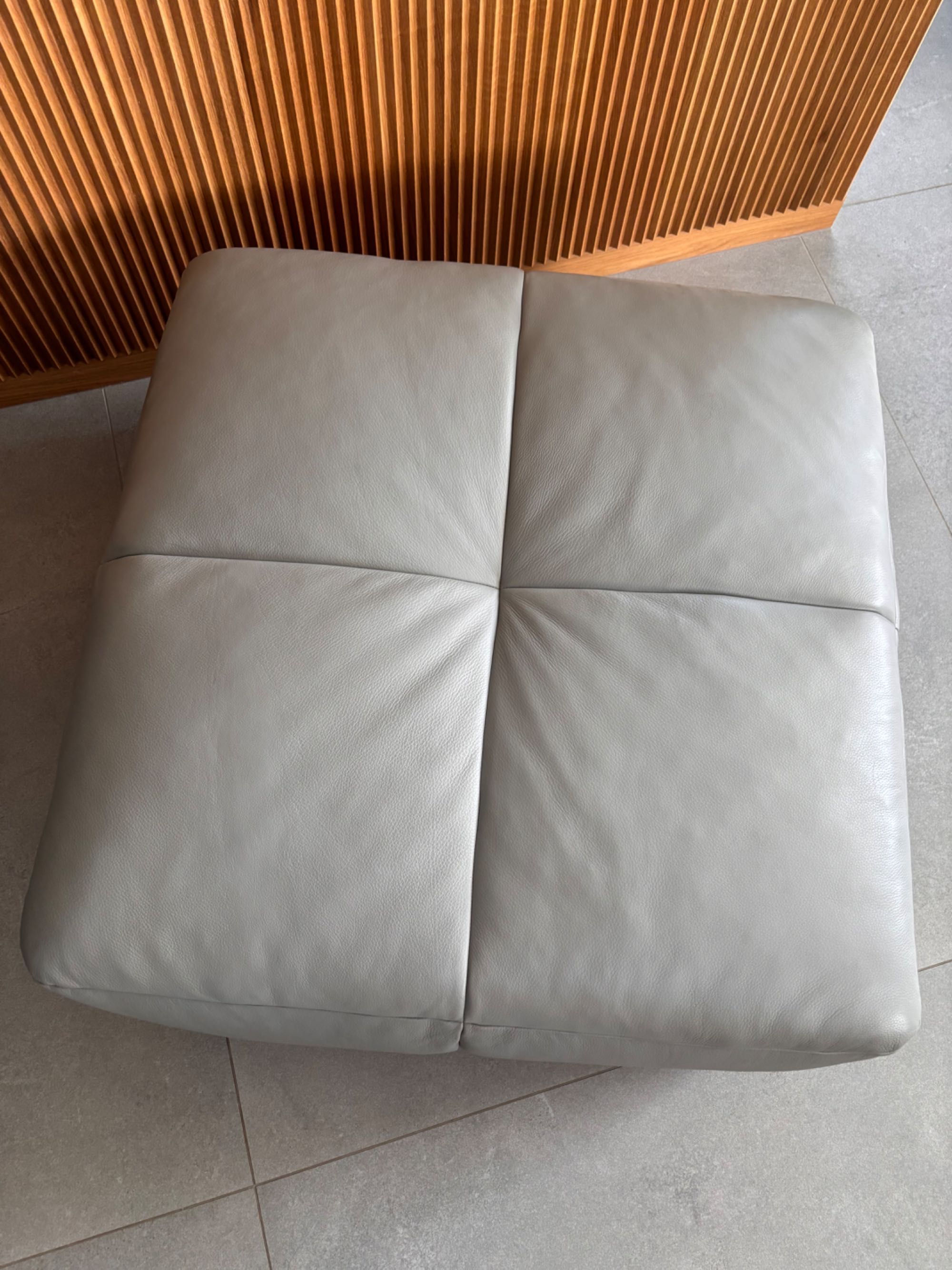 Elegancki puf Natuzzi