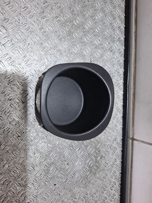 Uchwyt na kubek Renault Trafic III 2018 rok nr 684308154R