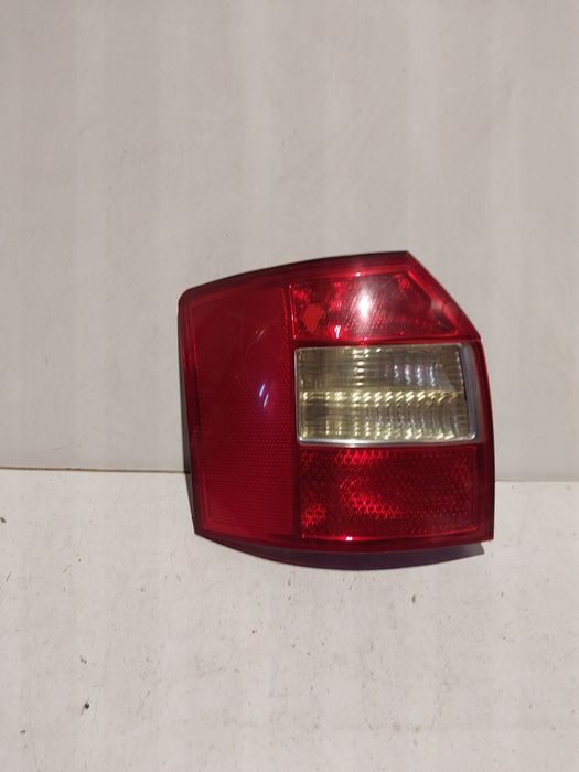 Lewa lampa tylna lewy tył audi a4 b6 kombi avant