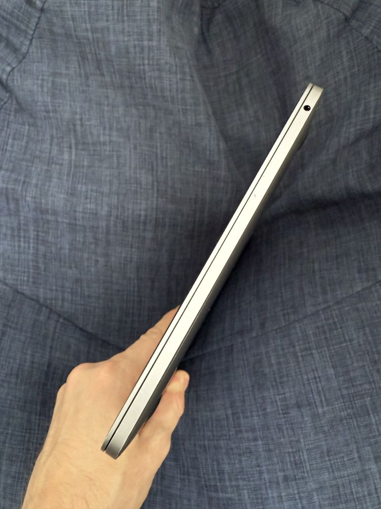 Macbook pro 13 2019 i5 1.4-3.2/ 8GB / 128gb/ 90% АКБ / Touch Bar