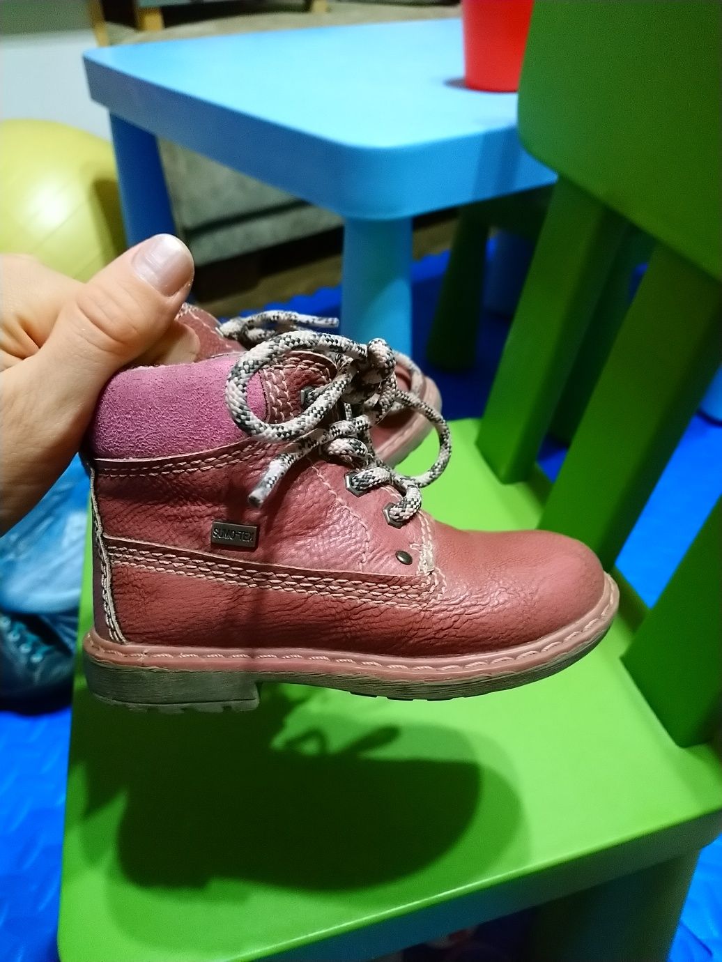 Buty zimowe dla dziewczynki r. 22 wkładka 14cm