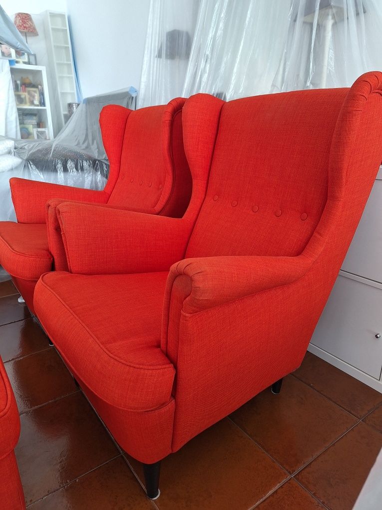 Par de poltronas IKEA STRANDMON + Repousa-pés