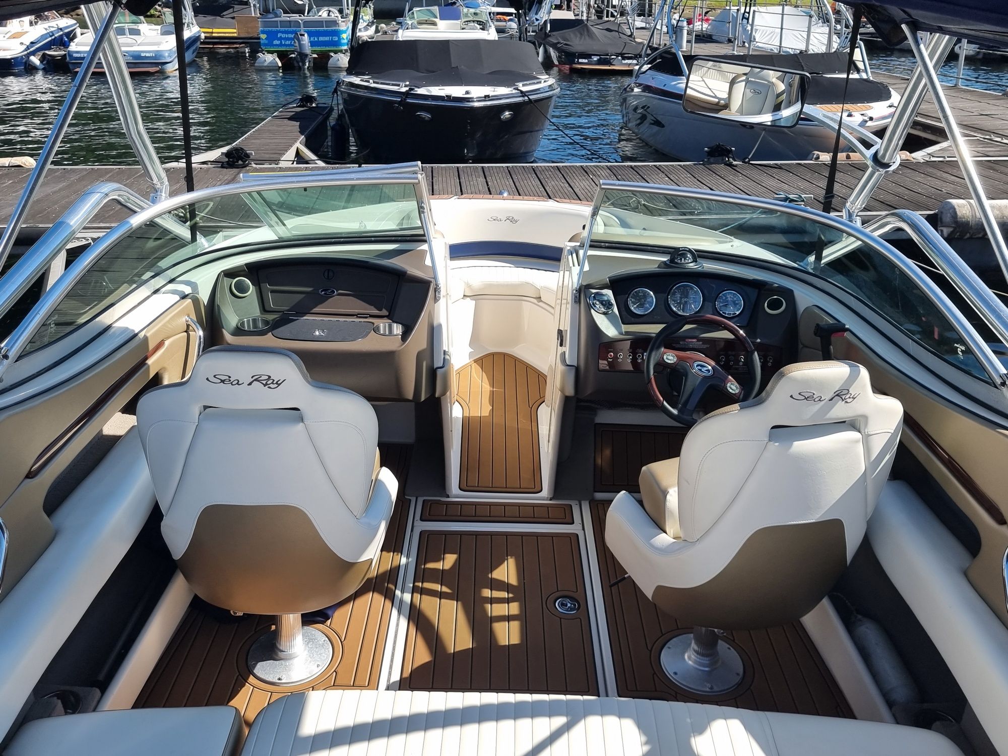 Sea ray 210 select 2007