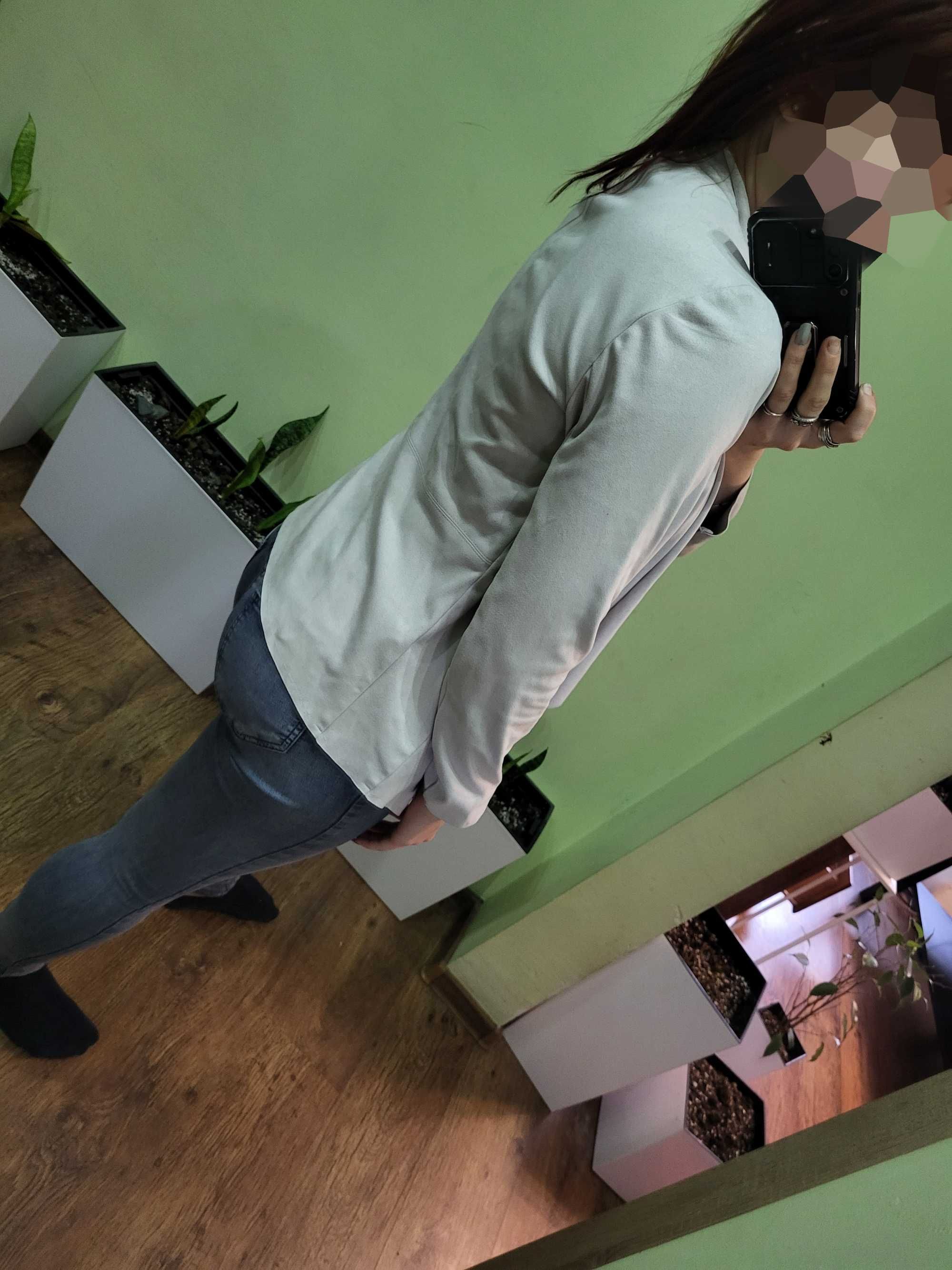 Biały kardigan, zamszowy, Reserved, 36, asymetryczny, kieszenie