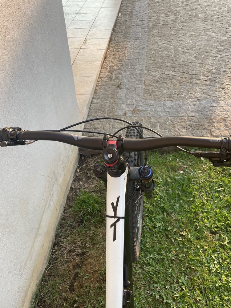 Bicicleta enduro YT jeffsy