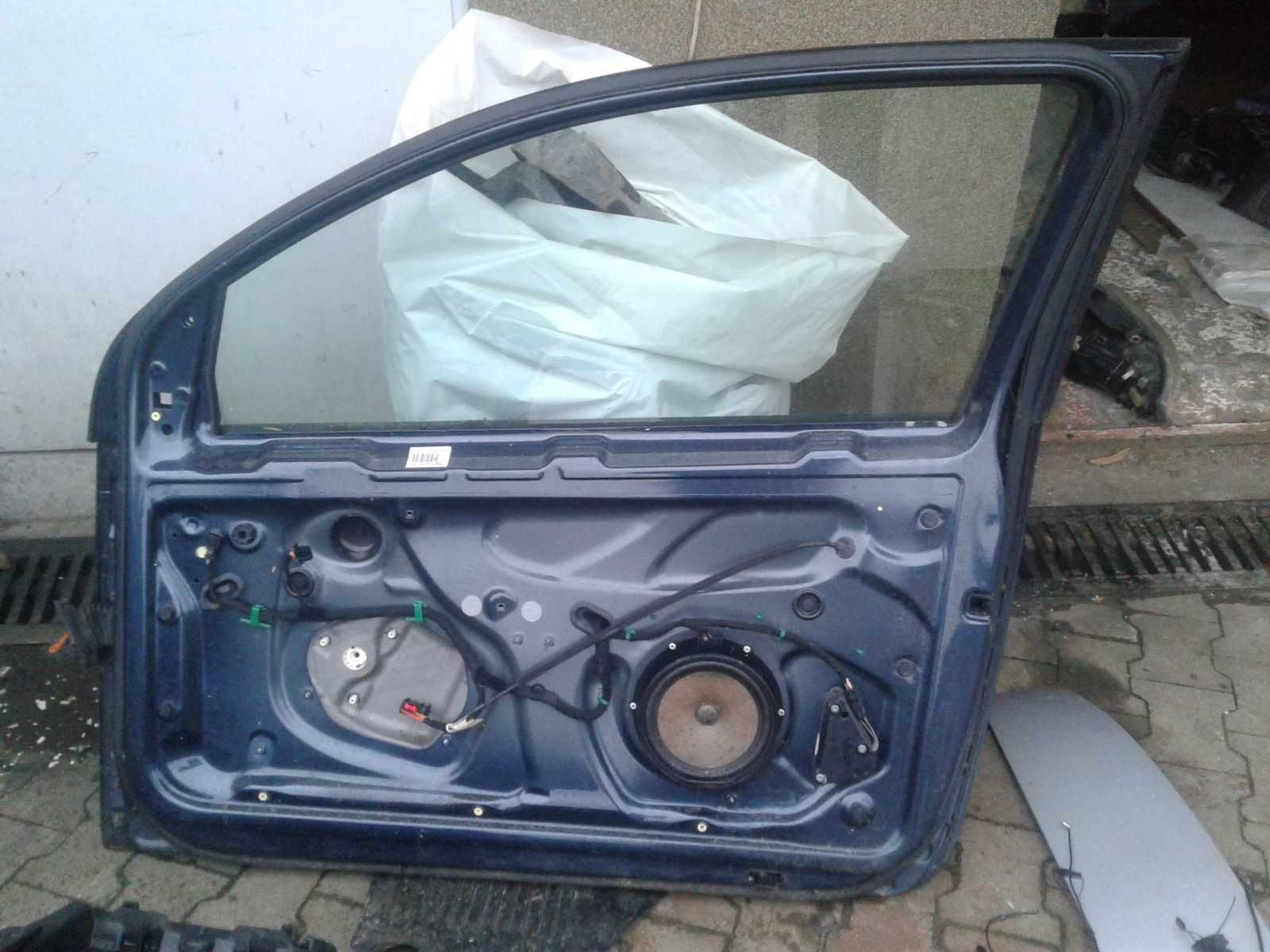 VW Golf V 5 3D Drzwi Prawe Przednie Wersja 3 Drzwiowa Szyba Klamka Zam