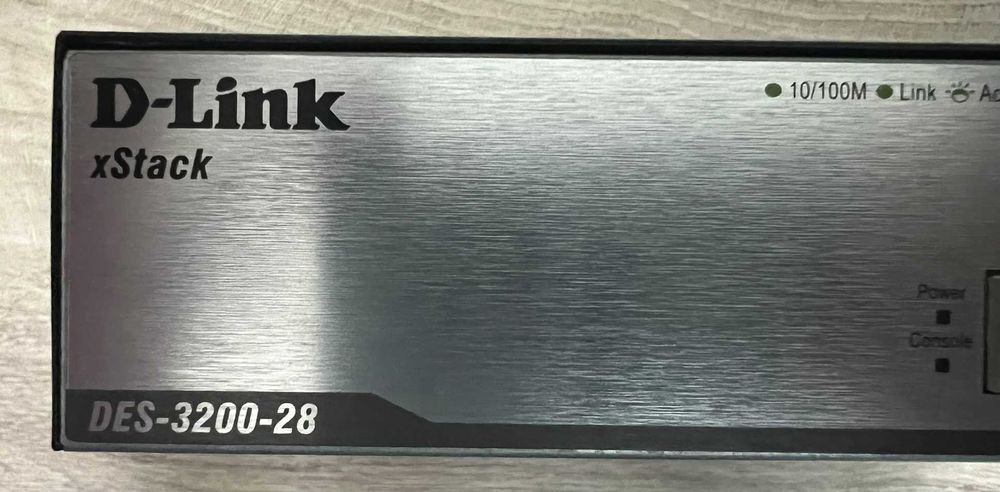 Комутатор Dlink DES-3200-28