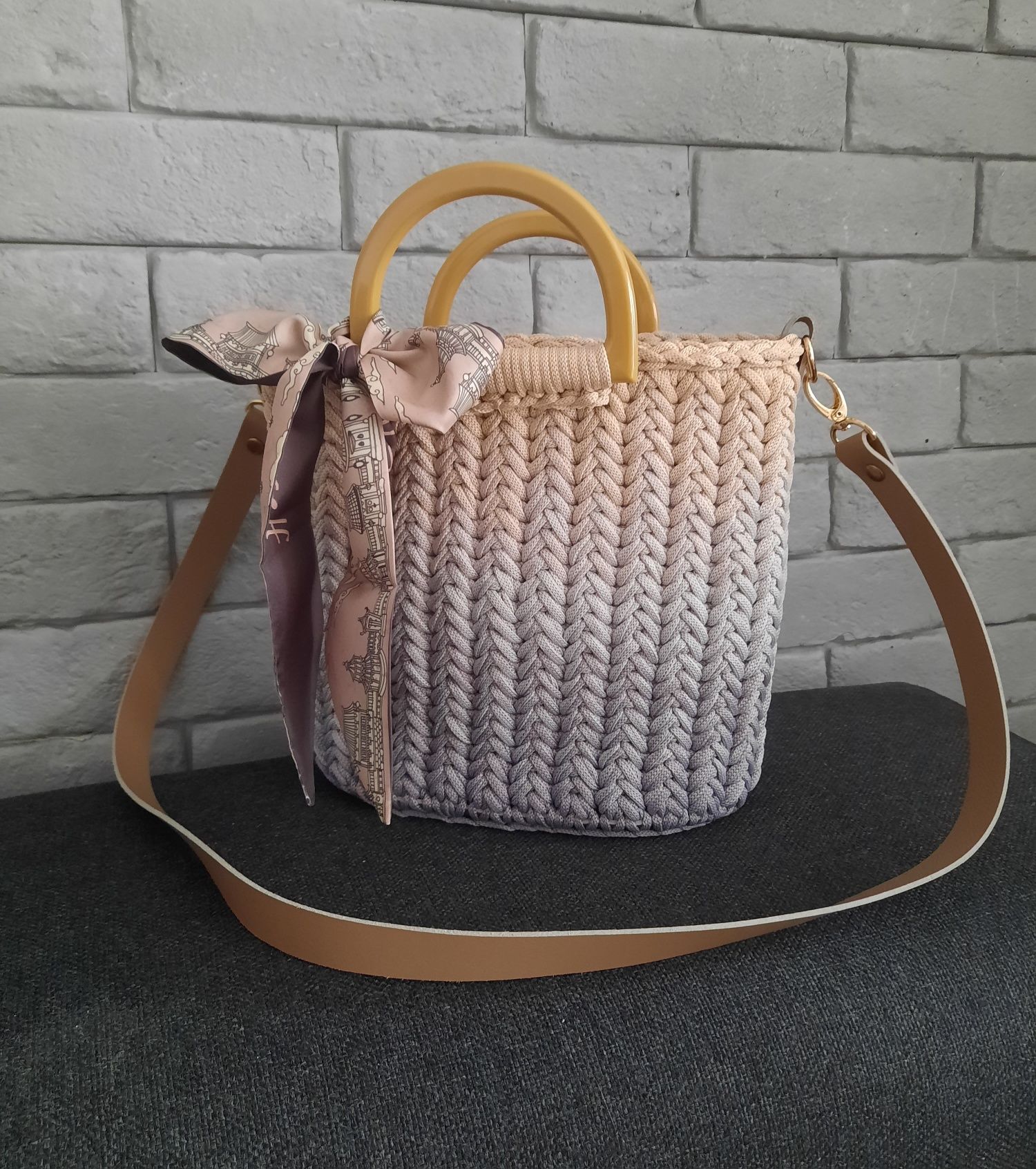 Torebka handmade jodełka skórzane dodatki z apaszka ombre beż szary