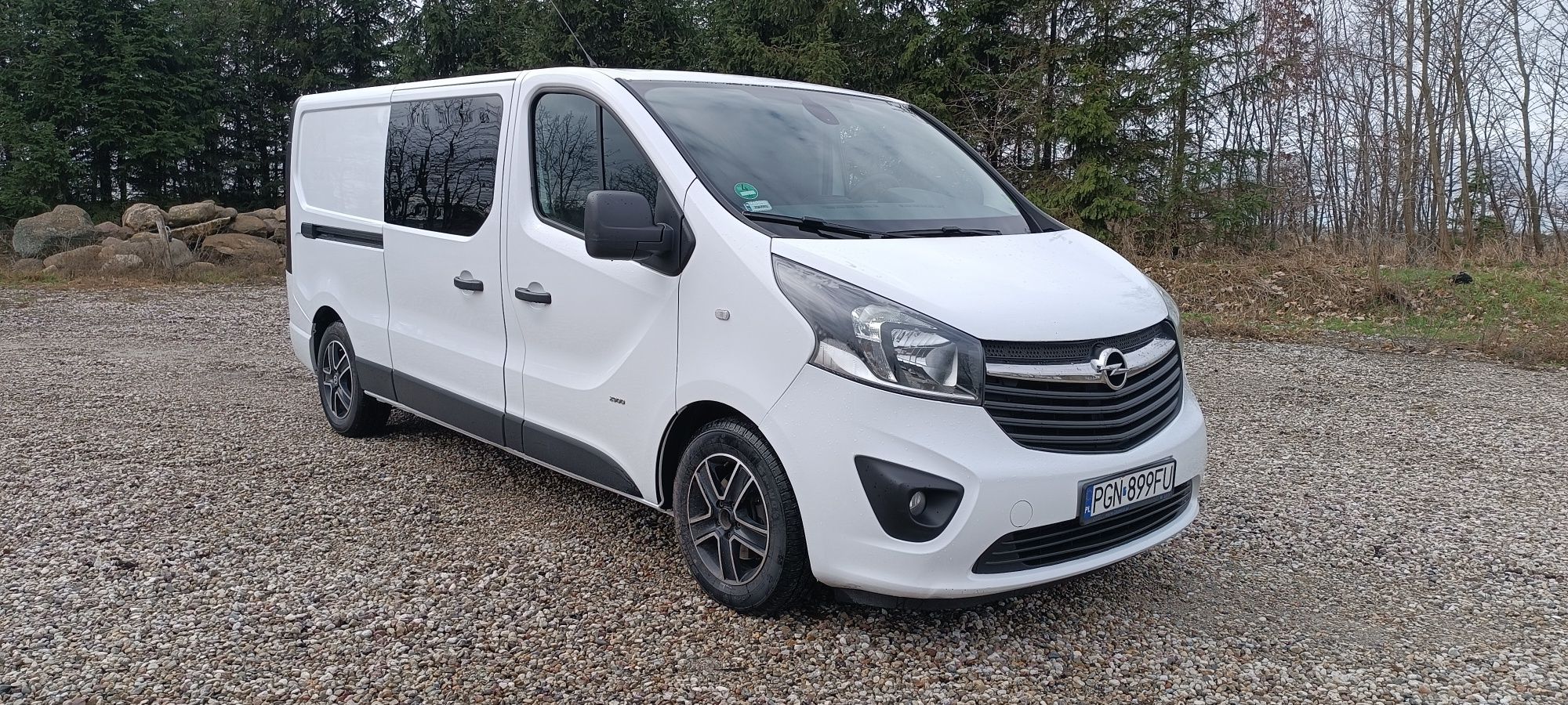 Opel Vivaro 6 osób, polski salon, jeden właściciel.