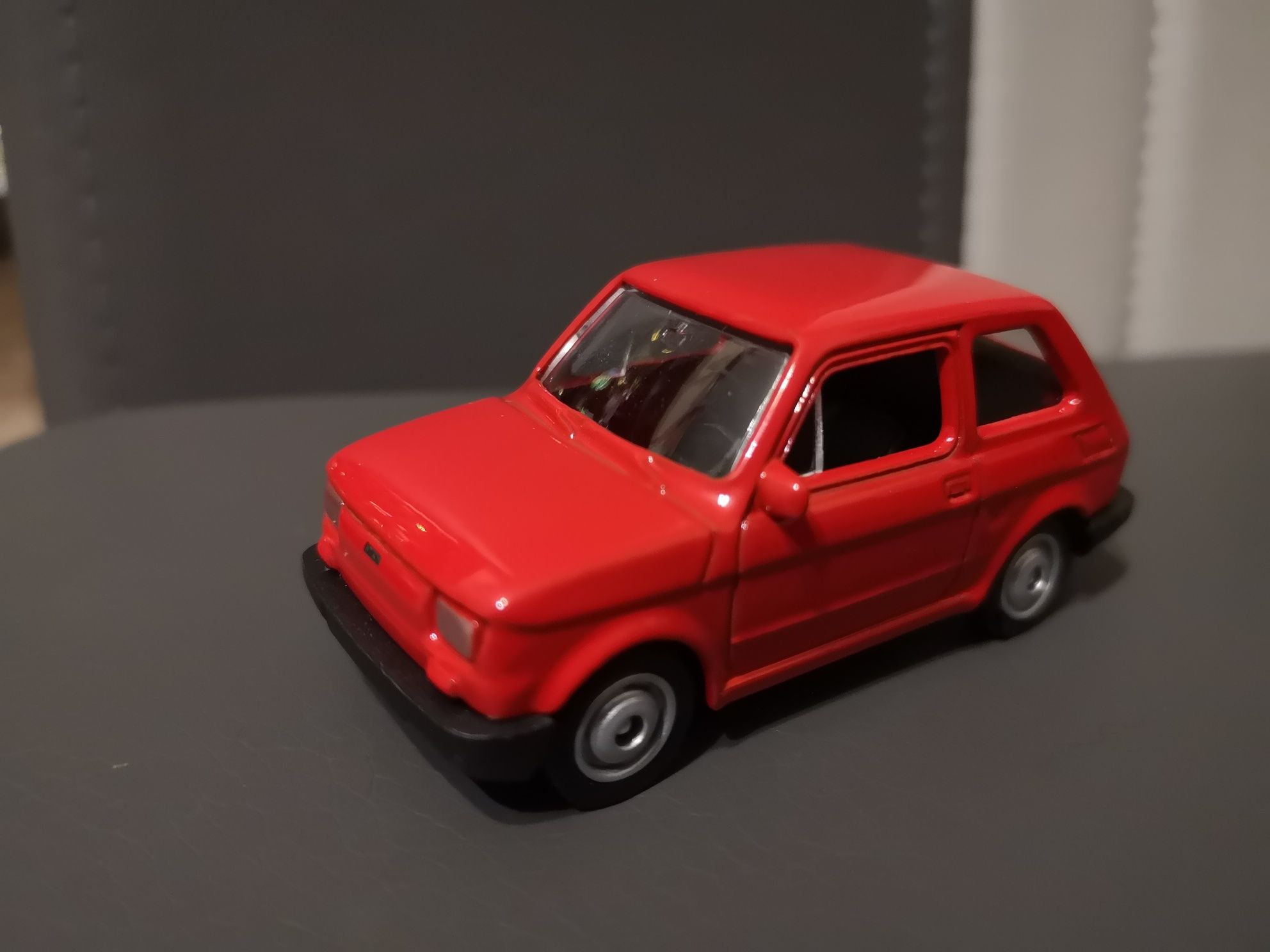 Model samochodu Fiat 126 welly Maluch, kaszlak