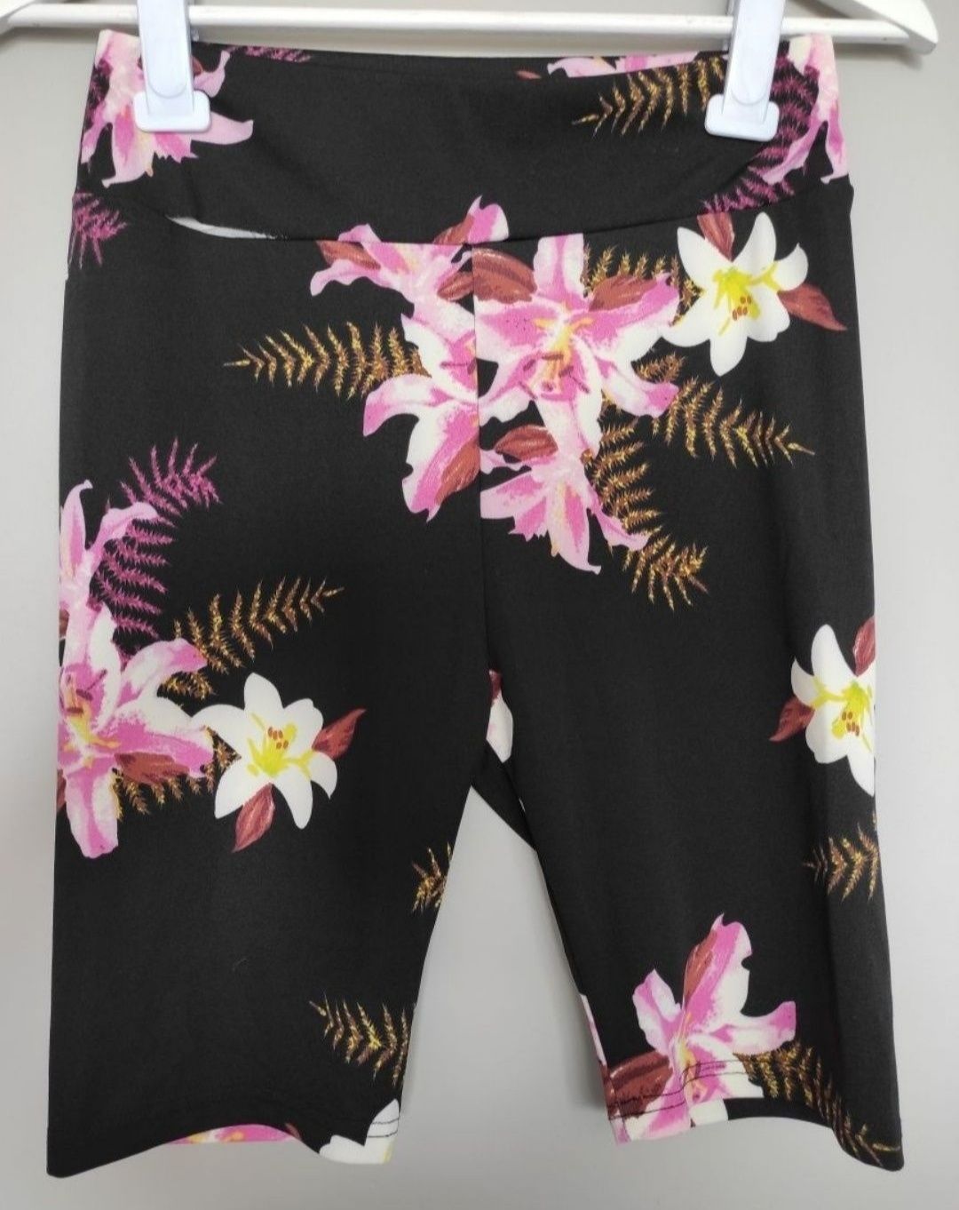 Leginsy ,kolarki , fitness w kwiaty r.38/40