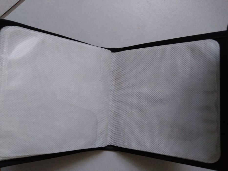 Etui, portfel na 12 płyt