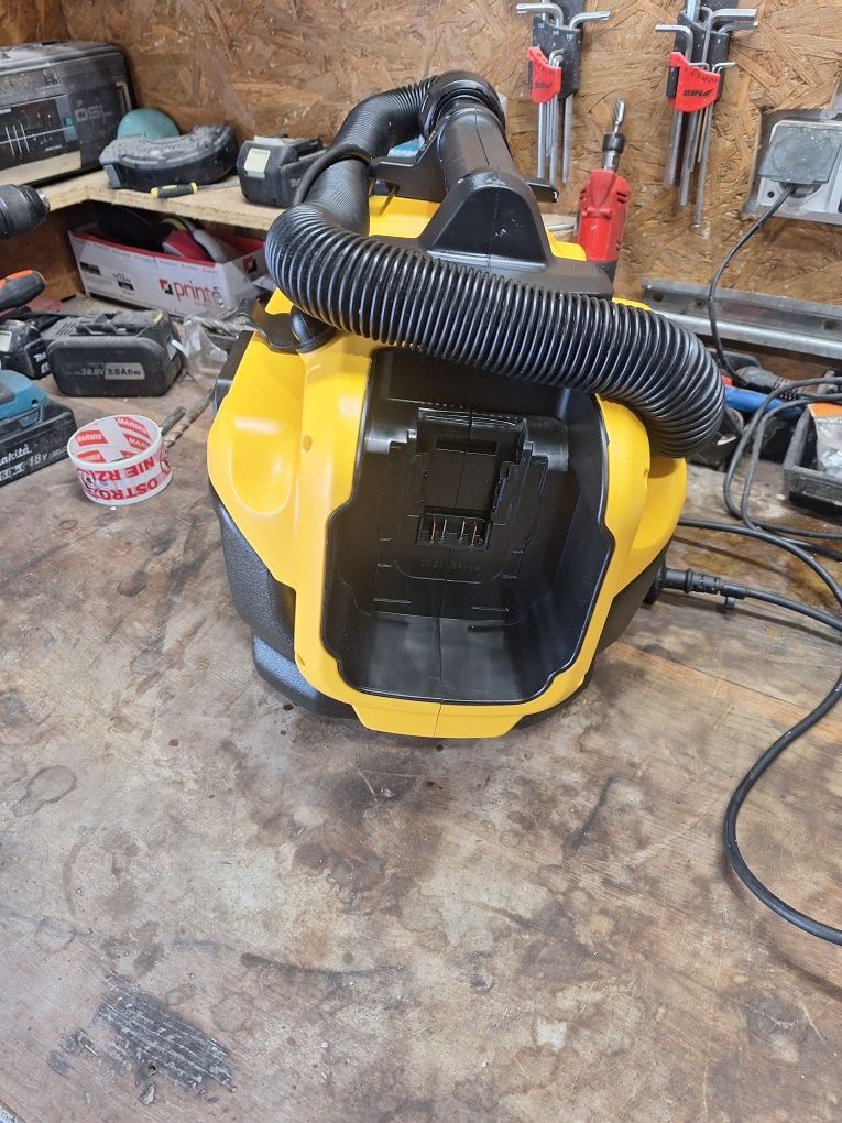 Odkurzacz Dewalt DCV 584L