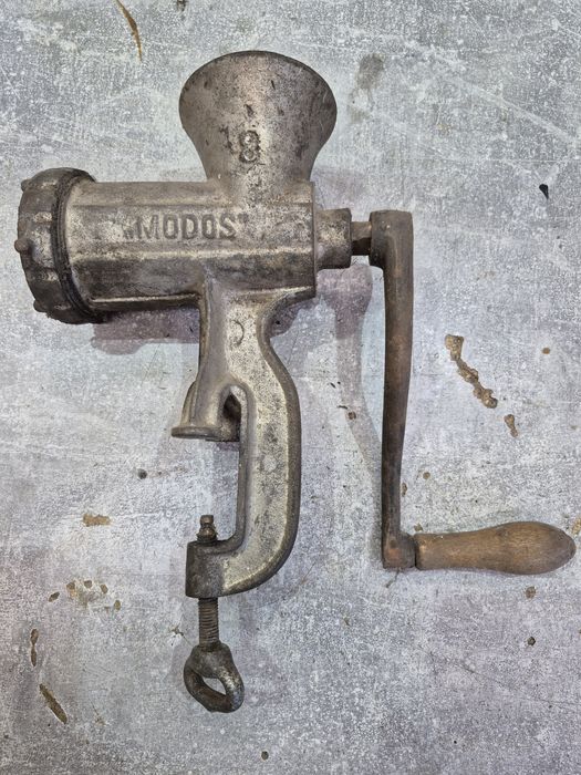 Stara maszynka do mięsa Modos 8 zabytek PRL