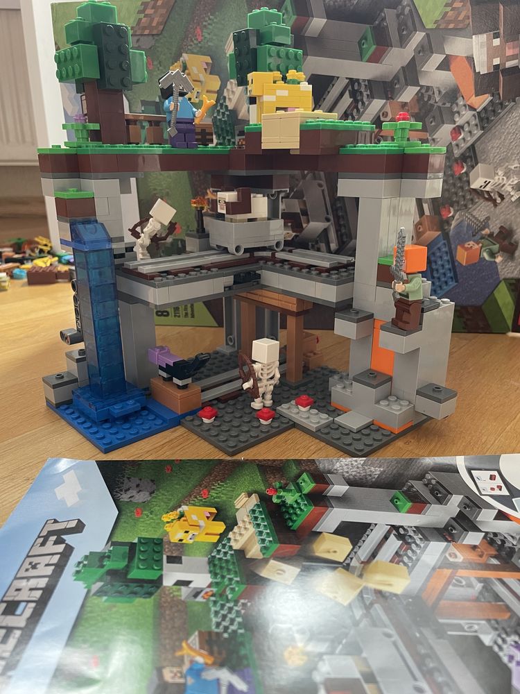 LEGO Minecraft 21169 перша пригода в шахті