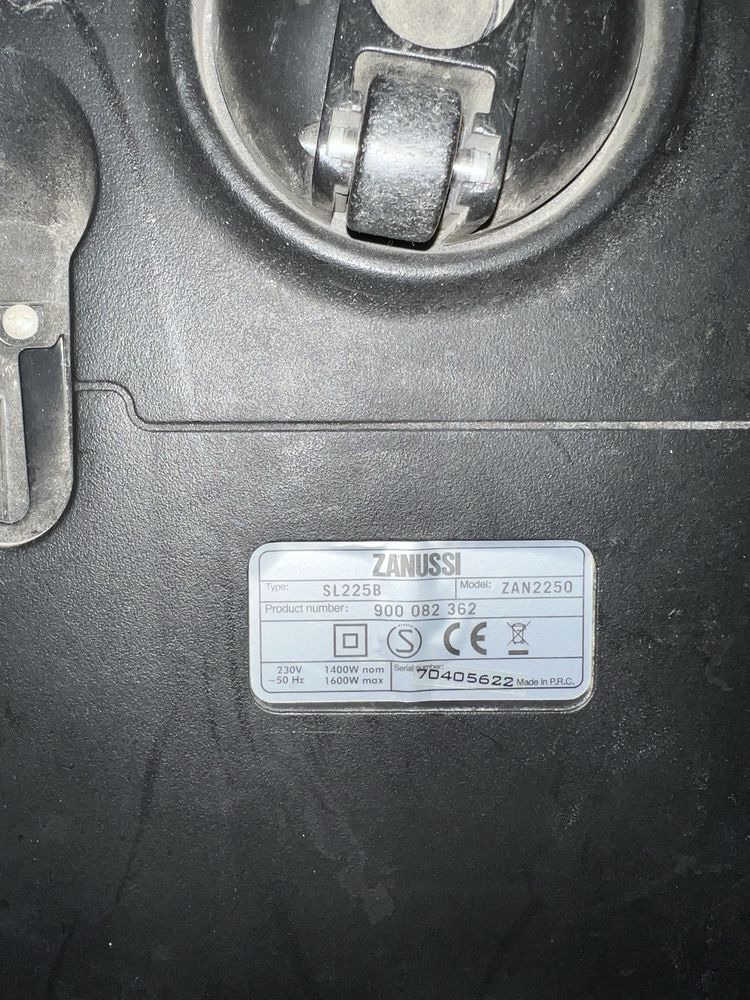 Продам Пылесос Zanussi