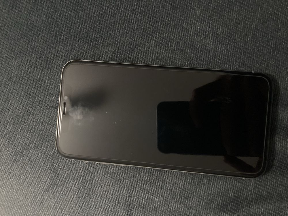 Iphone X z nowymi baterią, ekranem i mikrofonem