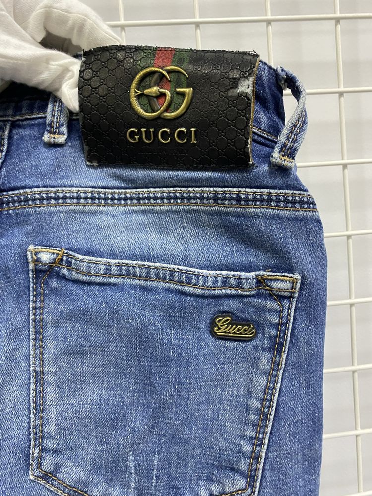 Продам мужские джинсы Gucci. б/у размер s.
