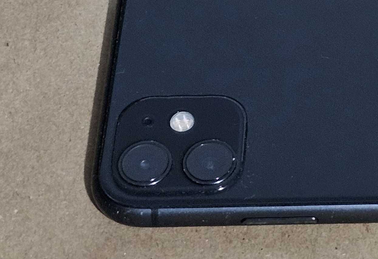 Iphone 11 128Gb.  Bateria 75%
Muito bom.