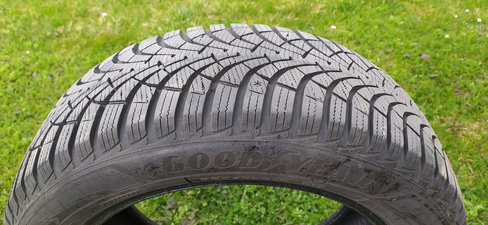 Komplet opon zimowych Goodyear Ultragrip 9+. 205/55/r16. 2020.