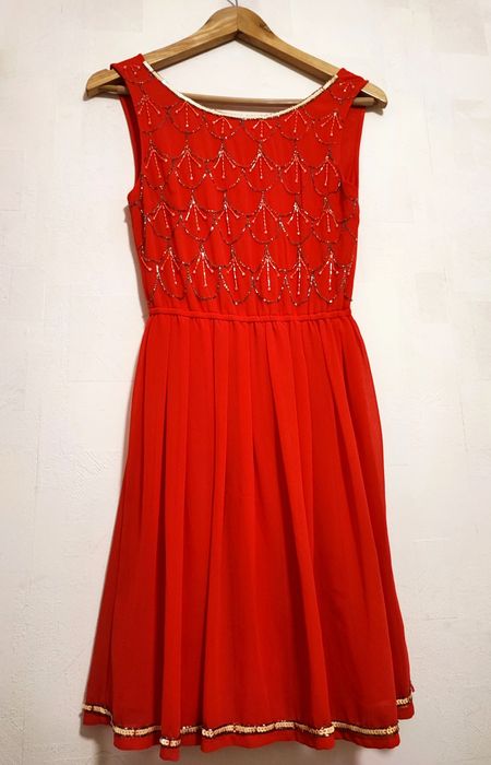 Śliczna elegancka czerwona sukienka Lipsy London XS z tiulem wesele