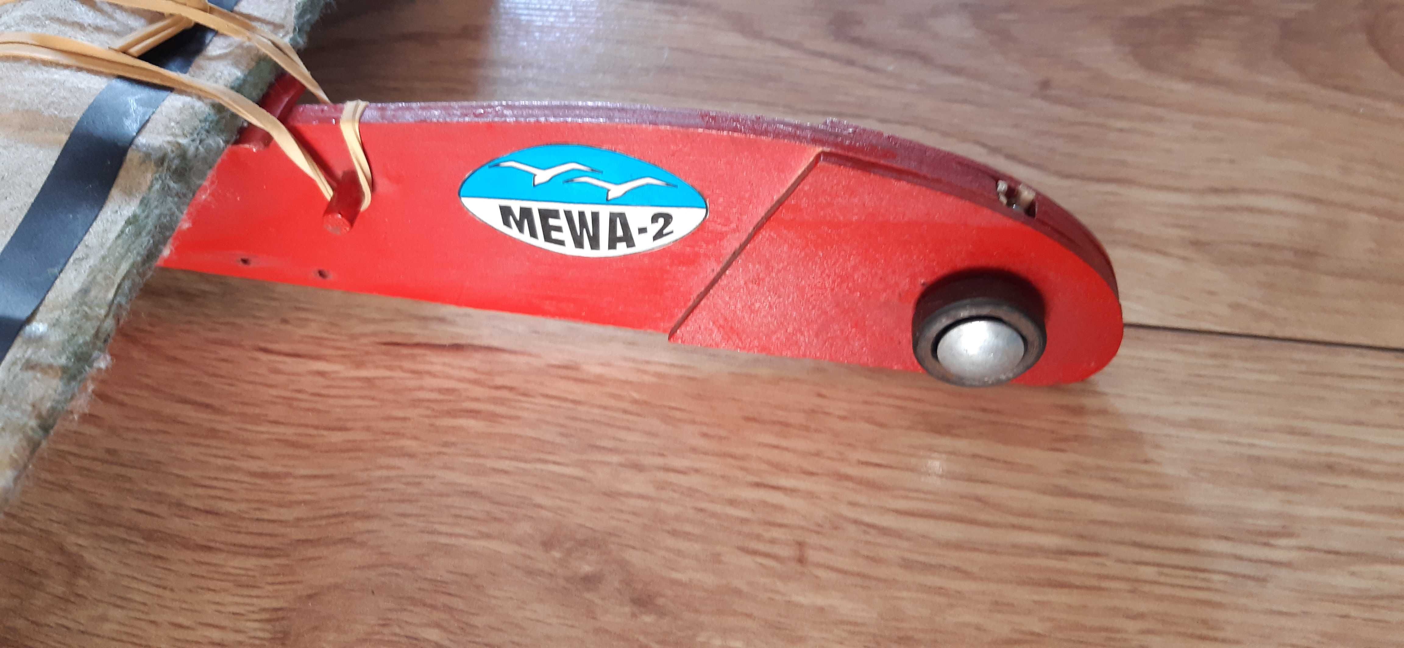 stary model szybowca szkolny z czasów prl mewa 2