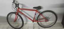 Bicicleta usada pneus novos