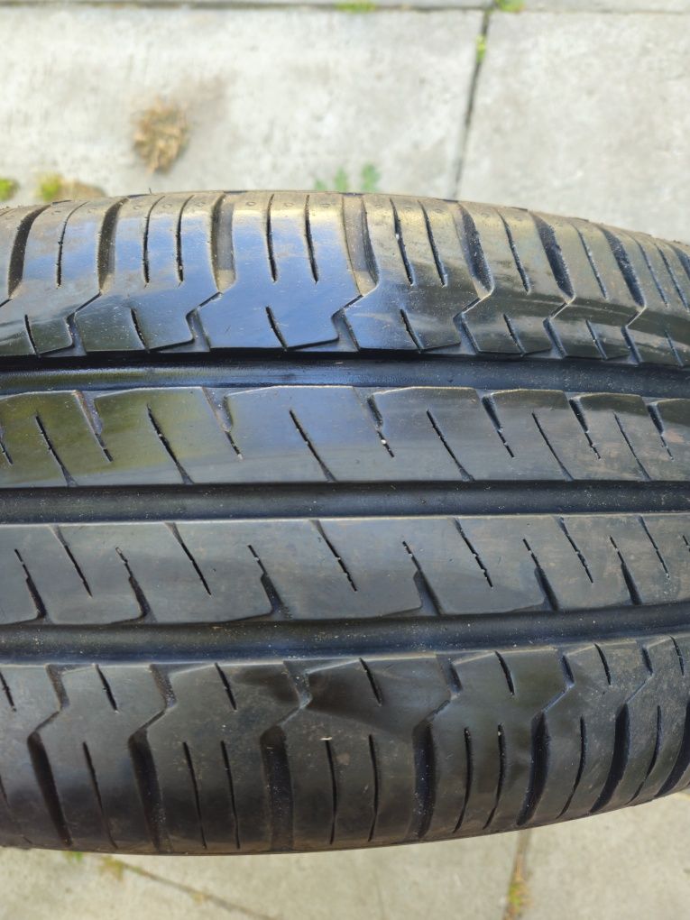 dunlop econodrive i hankook vantra lt  215/65/16c


ECONODRIVE 215/60