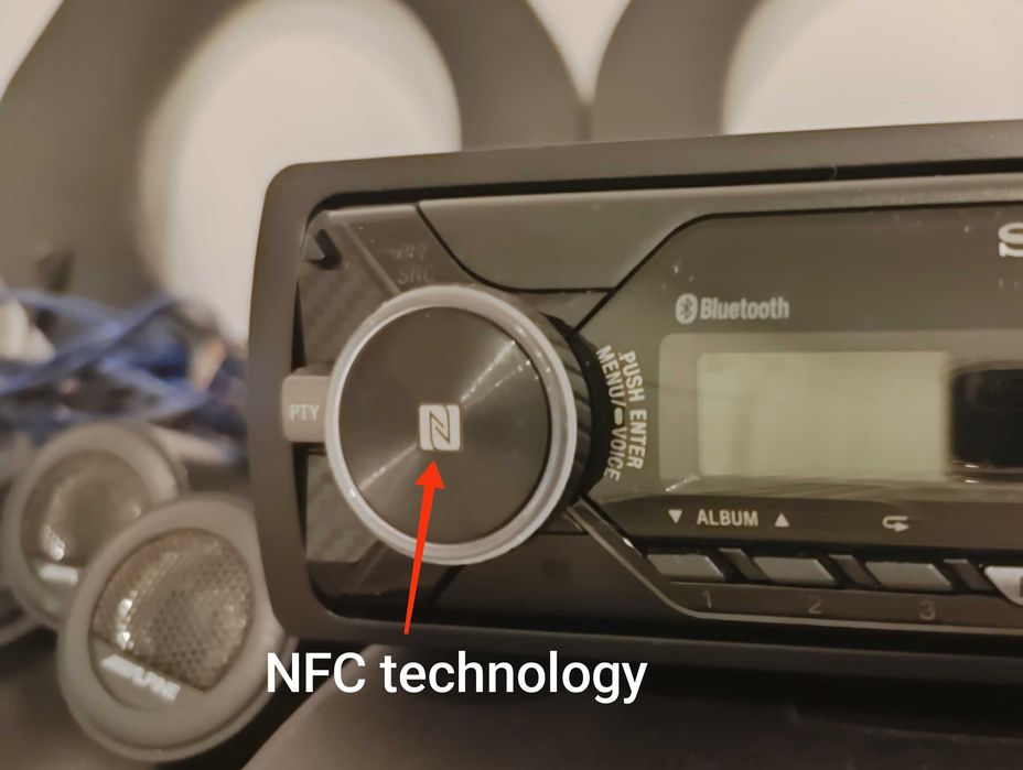 Autoradio Sony com colunas Alpine e Folcar