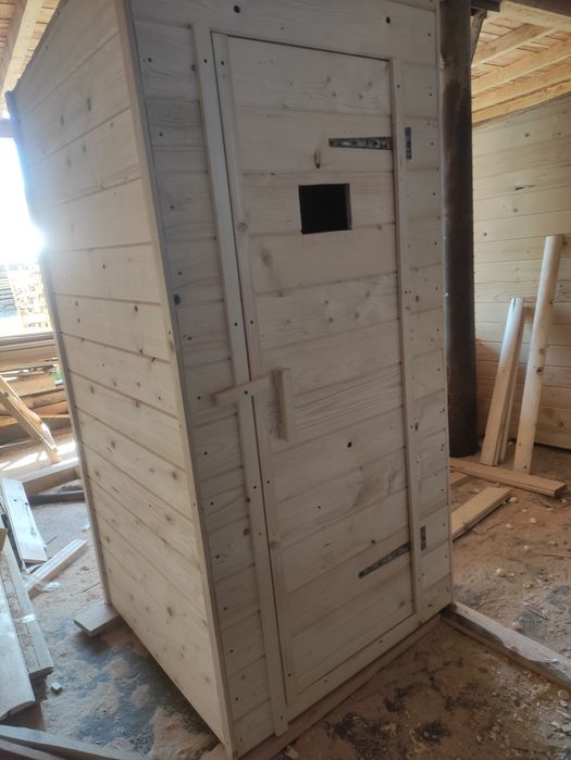 Туалет дерев'яний вуличний дачний
