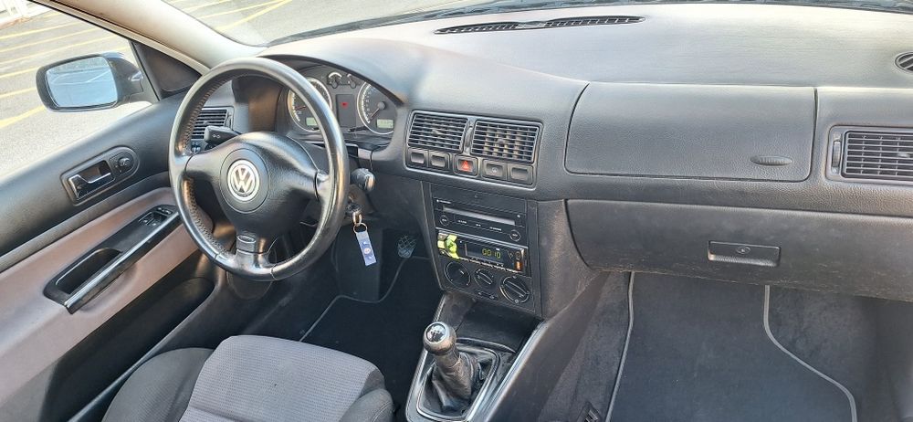 VW Golf 1.4 Sport com 103mil km