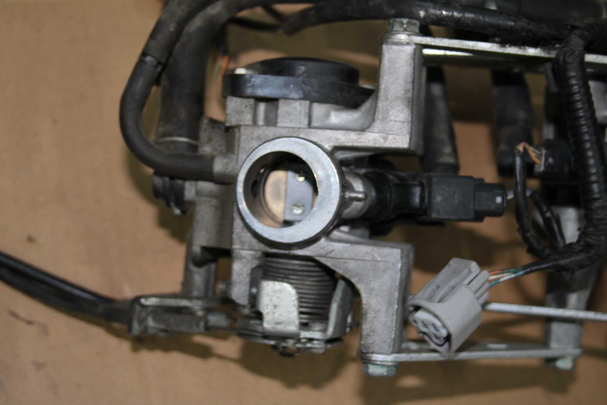 Przepustnice Wtryski Przewód Honda Varadero 125 JC32 JC49 07-12
