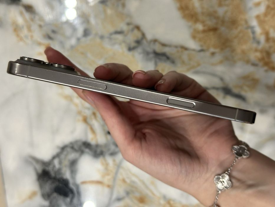 iPhone 16 Pro Max - Natural Titanium - 256 gb