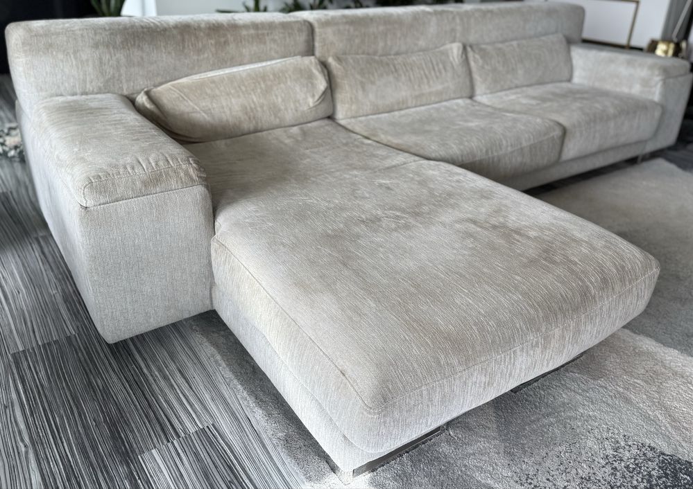 Sofá chaise long com 3.00m
