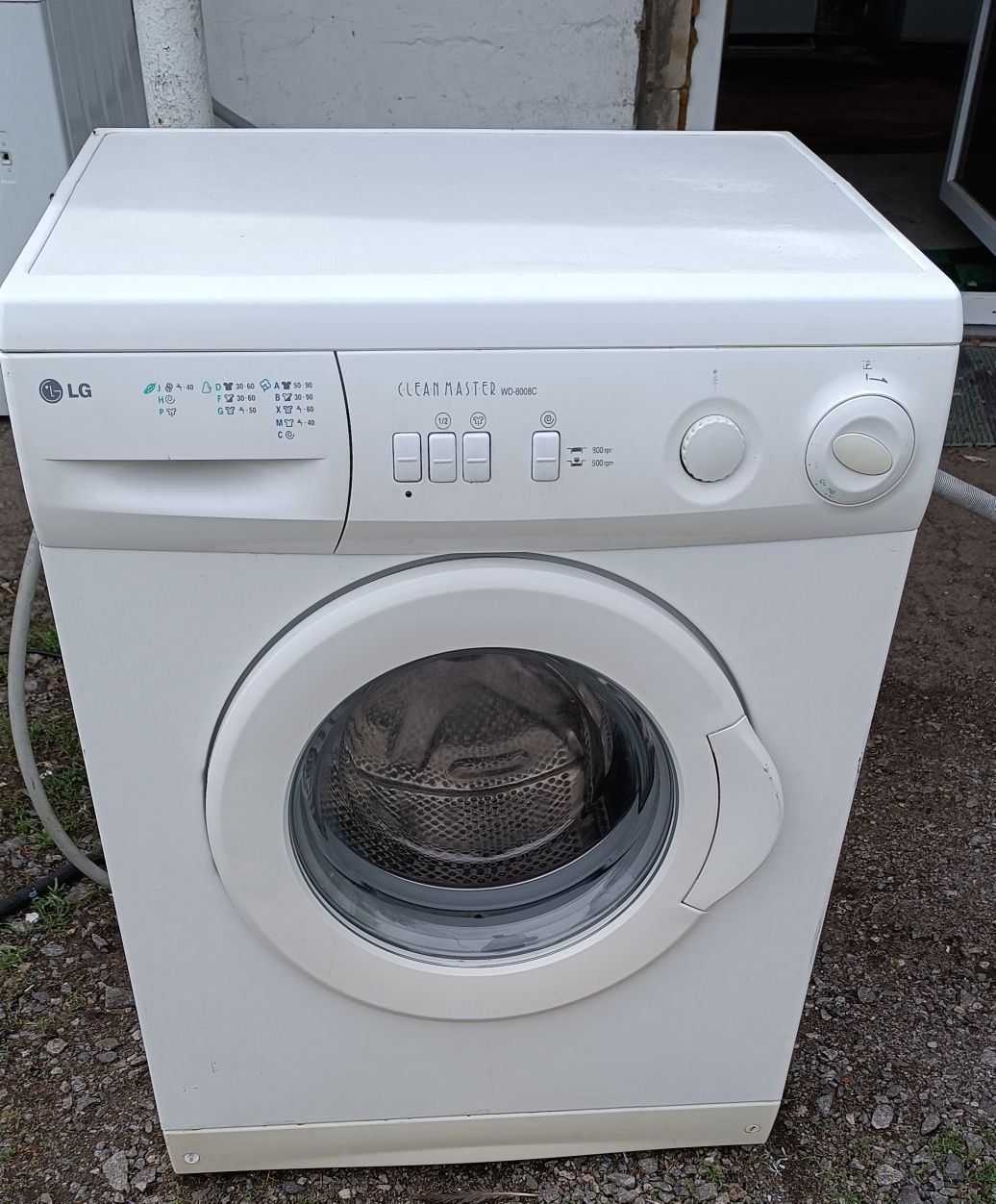 Продам стиральную машину  L G  5 кг